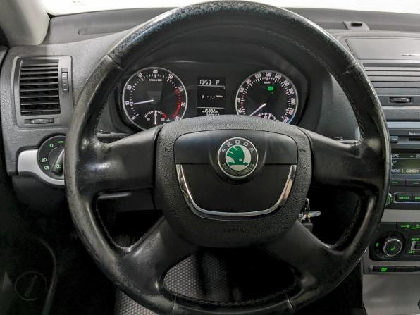 Skoda Octavia II (A5) Рестайлинг с пробегом 2012 года, цена 750 000 рублей, 289552 км, лифтбек, Автокод Объявления