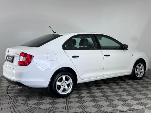 Skoda Rapid I с пробегом 2016 года, цена 1 297 000 рублей, 49308 км, лифтбек, Автокод Объявления