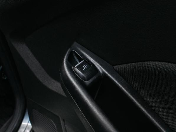 Ford Focus III с пробегом 2015 года, цена 849 000 рублей, 143187 км, хэтчбек, Автокод Объявления