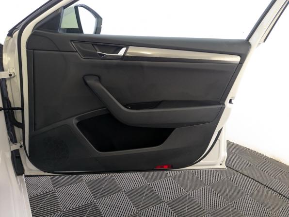 Skoda Superb III с пробегом 2019 года, цена 2 450 000 рублей, 53688 км, лифтбек, Автокод Объявления