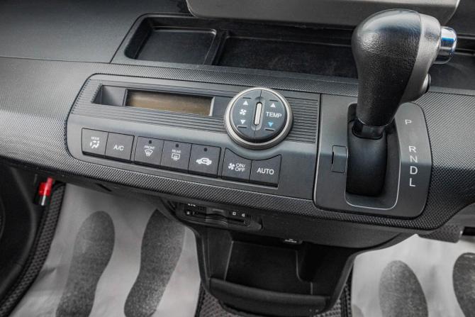 Honda Freed I Рестайлинг с пробегом 2012 года, цена 999 000 рублей, 162000 км, компактвэн, Автокод Объявления