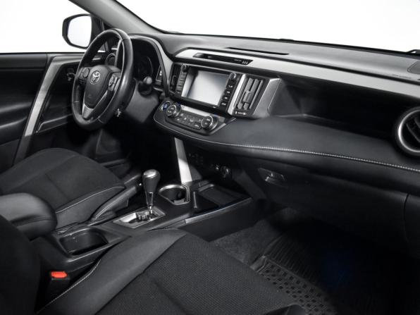 Toyota RAV4 IV (XA40) Рестайлинг с пробегом 2018 года, цена 2 690 000 рублей, 97447 км, внедорожник, Автокод Объявления
