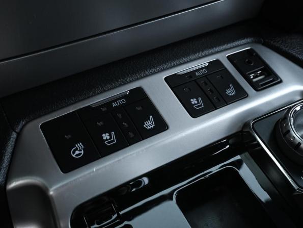 Toyota Land Cruiser 200 Series Рестайлинг 2 с пробегом 2020 года, цена 7 519 000 рублей, 160884 км, внедорожник, Автокод Объявления