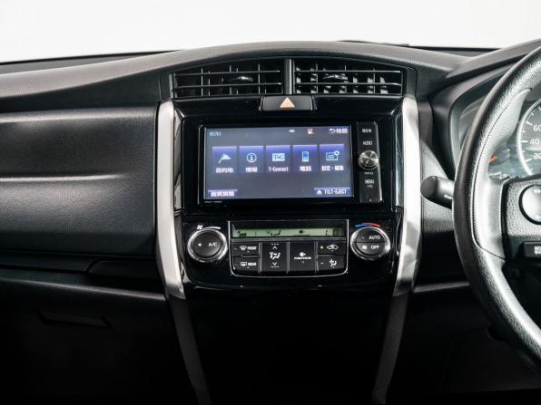 Toyota Corolla XI (E160 E170) Рестайлинг 2 с пробегом 2017 года, цена 1 155 000 рублей, 181300 км, универсал, Автокод Объявления