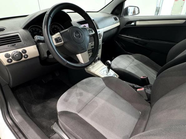 Opel Astra H Рестайлинг с пробегом 2008 года, цена 440 000 рублей, 265288 км, седан, Автокод Объявления