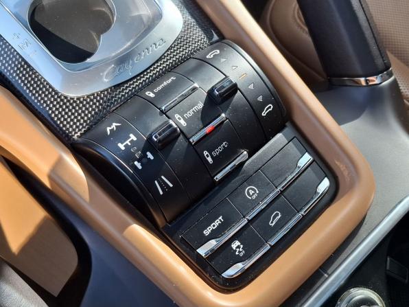 Porsche Cayenne II (958) с пробегом 2013 года, цена 2 700 000 рублей, 181000 км, внедорожник, Автокод Объявления