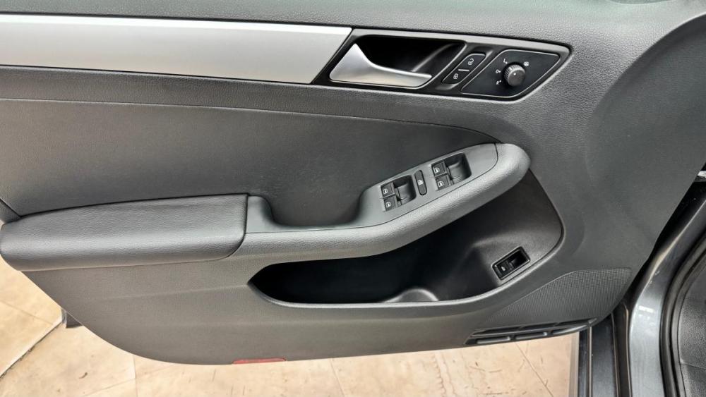 Volkswagen Jetta VI Киров  - изображение 7