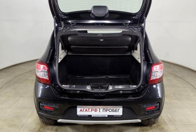 Renault Sandero II с пробегом 2015 года, цена 935 000 рублей, 91780 км, хэтчбек, Автокод Объявления