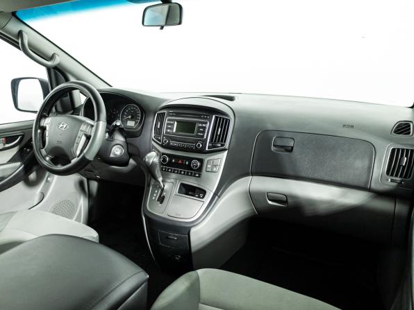Hyundai H-1 II Рестайлинг с пробегом 2017 года, цена 2 250 000 рублей, 222600 км, минивэн, Автокод Объявления
