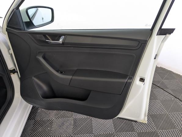 Skoda Rapid II с пробегом 2021 года, цена 1 260 000 рублей, 197244 км, лифтбек, Автокод Объявления