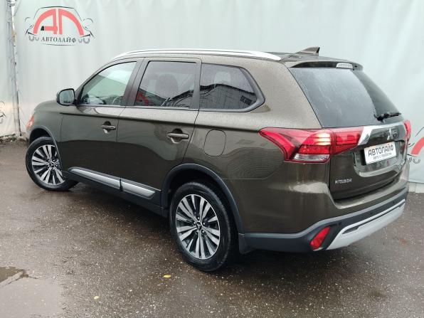 Mitsubishi Outlander III Рестайлинг 3 с пробегом 2019 года, цена 1 949 000 рублей, 121894 км, внедорожник, Автокод Объявления