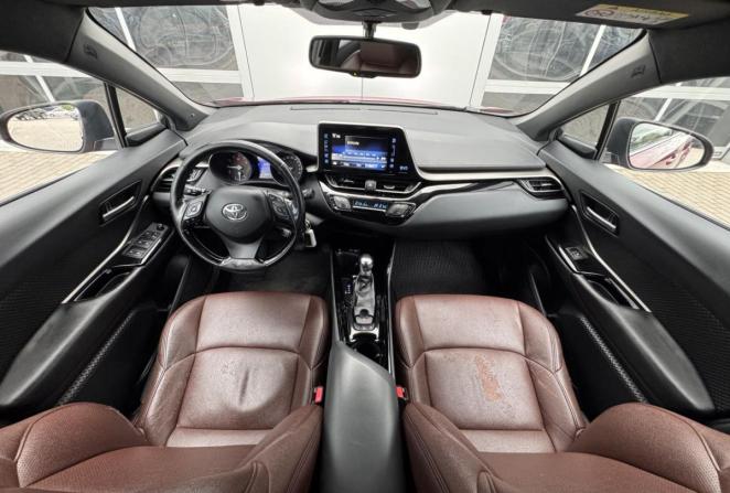 Toyota C-HR I с пробегом 2018 года, цена 2 150 000 рублей, 135661 км, внедорожник, Автокод Объявления