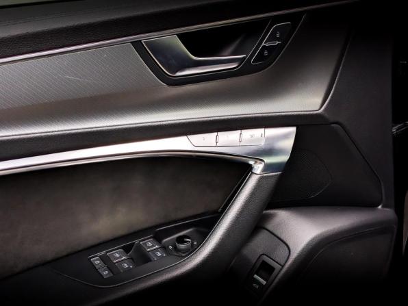 Audi A6 V (C8) с пробегом 2018 года, цена 3 390 000 рублей, 122223 км, седан, Автокод Объявления