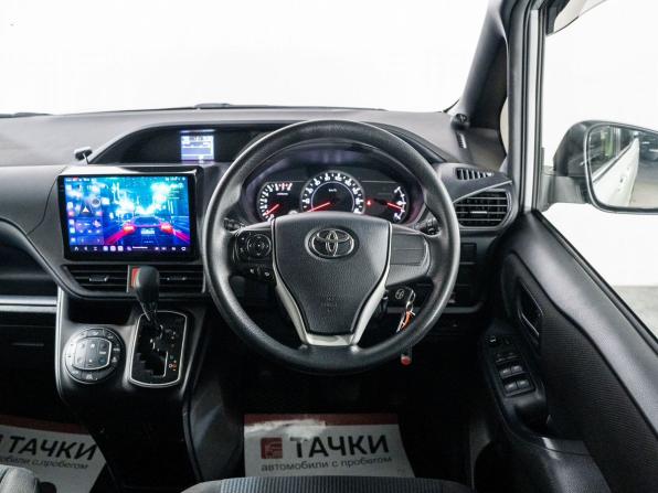 Toyota Voxy III (R80) с пробегом 2014 года, цена 1 629 500 рублей, 132585 км, минивэн, Автокод Объявления