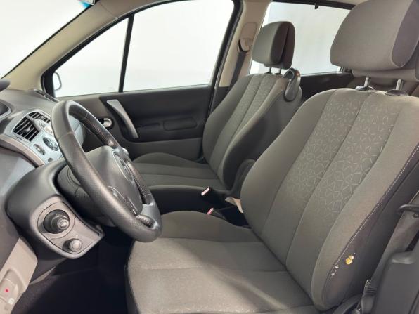 Renault Scenic II Рестайлинг с пробегом 2008 года, цена 639 900 рублей, 175007 км, компактвэн, Автокод Объявления