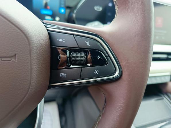 Geely Monjaro I с пробегом 2023 года, цена 3 099 995 рублей, 65366 км, внедорожник, Автокод Объявления