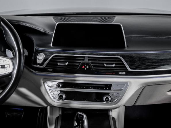 BMW 7 серии VI (G11/G12) Рестайлинг с пробегом 2021 года, цена 6 800 000 рублей, 73635 км, седан, Автокод Объявления