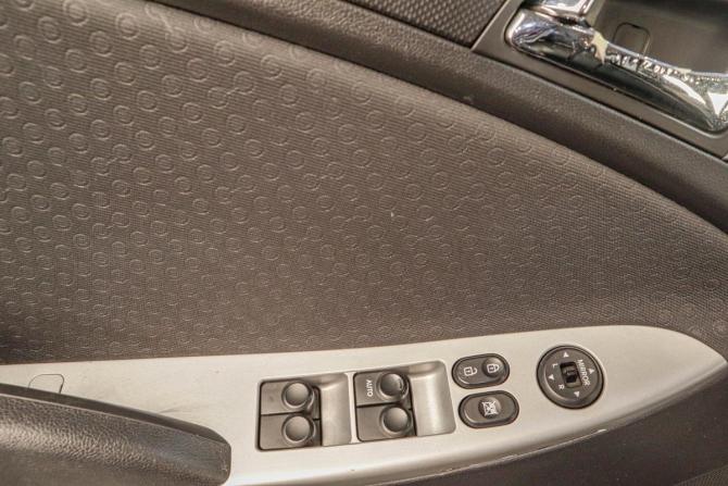 Hyundai Solaris I с пробегом 2012 года, цена 899 000 рублей, 74500 км, хэтчбек, Автокод Объявления