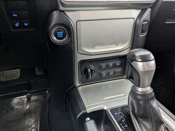 Toyota Land Cruiser Prado 150 Series Рестайлинг 2 с пробегом 2018 года, цена 4 556 500 рублей, 187476 км, внедорожник, Автокод Объявления