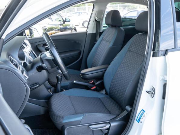 Volkswagen Polo V Рестайлинг с пробегом 2019 года, цена 1 239 000 рублей, 103627 км, седан, Автокод Объявления