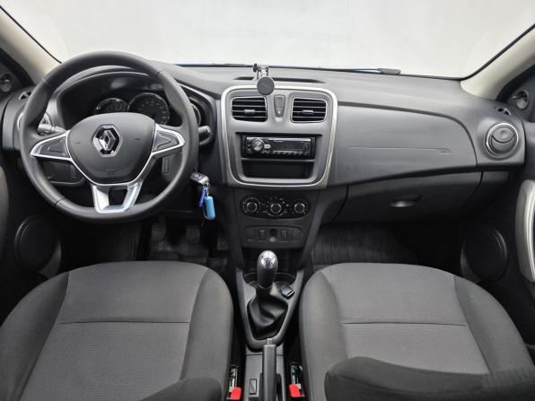 Renault Logan II Рестайлинг с пробегом 2018 года, цена 870 000 рублей, 59936 км, седан, Автокод Объявления