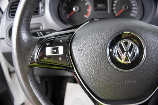 Volkswagen Polo V Рестайлинг с пробегом 2015 года, цена 849 000 рублей, 195000 км, седан, Автокод Объявления