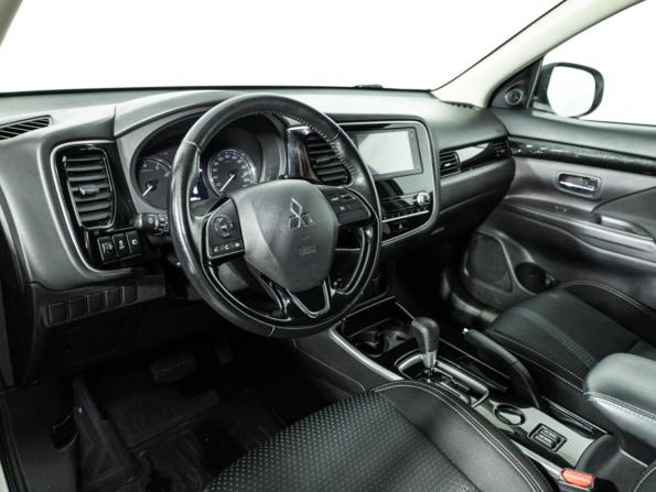 Mitsubishi Outlander III Рестайлинг 3 с пробегом 2021 года, цена 2 099 777 рублей, 84224 км, внедорожник, Автокод Объявления