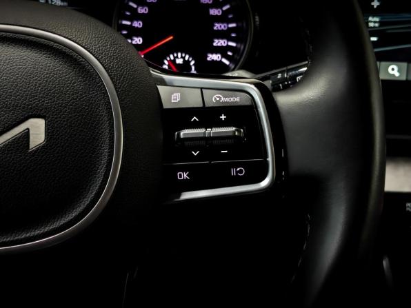 Kia Carnival IV с пробегом 2023 года, цена 4 250 000 рублей, 88000 км, минивэн, Автокод Объявления