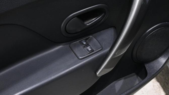 Renault Logan II с пробегом 2017 года, цена 775 000 рублей, 61741 км, седан, Автокод Объявления