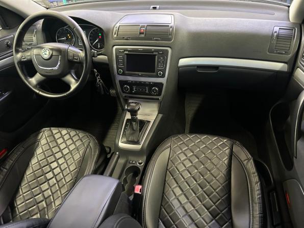 Skoda Octavia II (A5) Рестайлинг с пробегом 2011 года, цена 823 000 рублей, 147120 км, лифтбек, Автокод Объявления