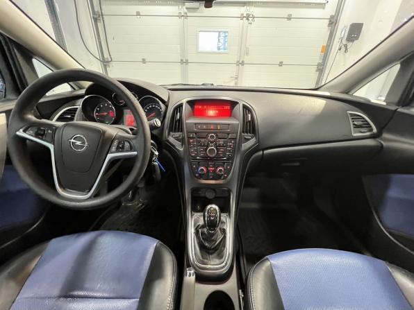 Opel Astra J с пробегом 2010 года, цена 521 000 рублей, 187000 км, хэтчбек, Автокод Объявления