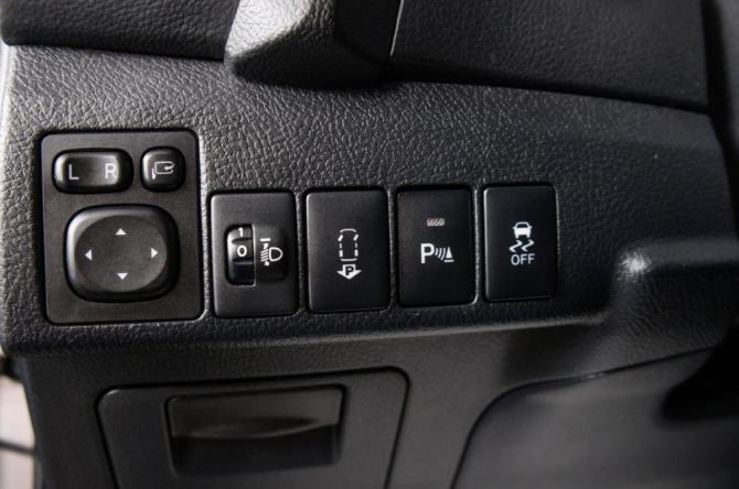 Toyota Auris II с пробегом 2013 года, цена 1 259 000 рублей, 150256 км, хэтчбек, Автокод Объявления