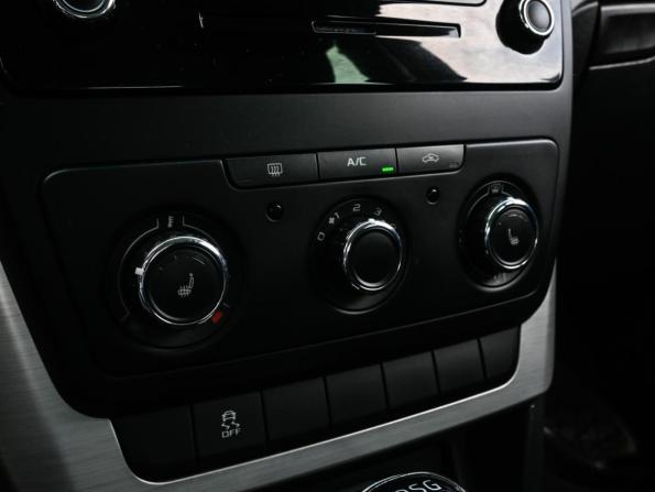 Skoda Yeti I Рестайлинг с пробегом 2015 года, цена 949 000 рублей, 246965 км, внедорожник, Автокод Объявления