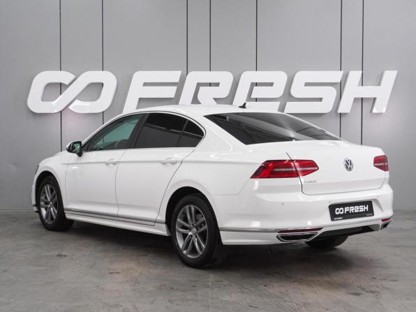 Volkswagen Passat B8 с пробегом 2018 года, цена 2 226 000 рублей, 235397 км, седан, Автокод Объявления