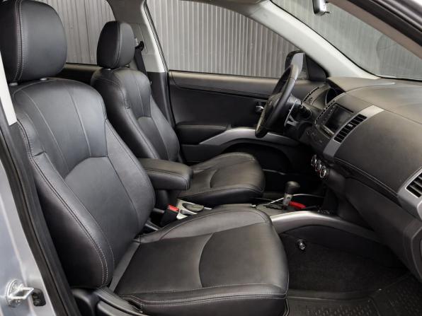 Mitsubishi Outlander II Рестайлинг с пробегом 2010 года, цена 997 000 рублей, 232428 км, внедорожник, Автокод Объявления