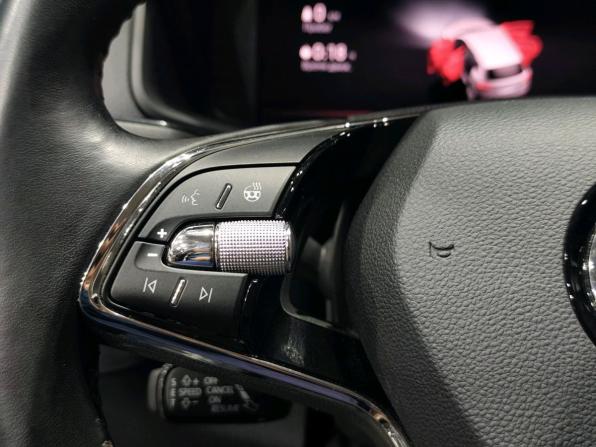 Skoda Karoq I с пробегом 2021 года, цена 2 600 000 рублей, 100400 км, внедорожник, Автокод Объявления