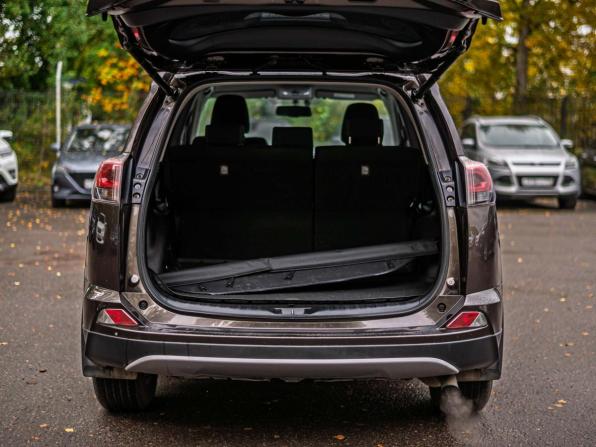 Toyota RAV4 IV (XA40) Рестайлинг с пробегом 2018 года, цена 2 444 000 рублей, 129708 км, внедорожник, Автокод Объявления