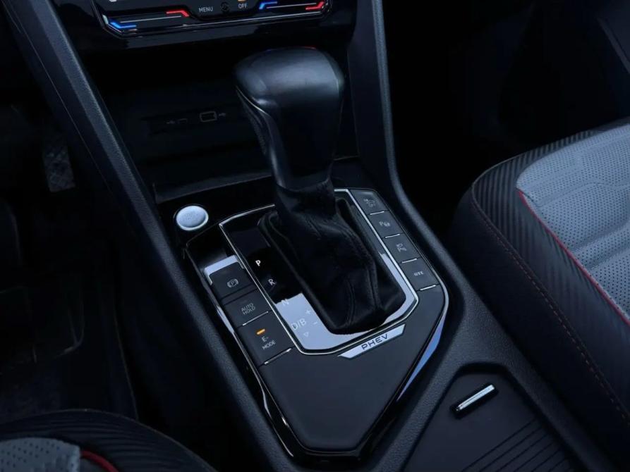 Volkswagen Tiguan II Рестайлинг Новосибирск  - изображение 16