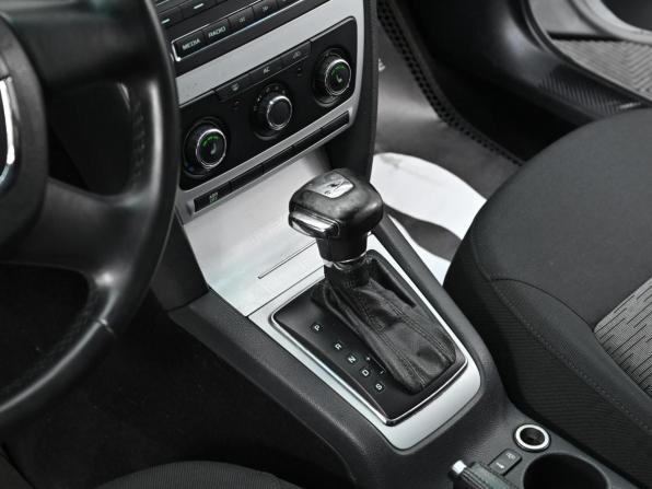 Skoda Octavia II (A5) Рестайлинг с пробегом 2009 года, цена 599 000 рублей, 279000 км, лифтбек, Автокод Объявления