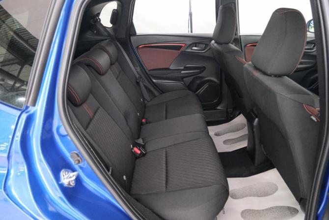 Honda Fit III Рестайлинг с пробегом 2018 года, цена 1 759 000 рублей, 56000 км, хэтчбек, Автокод Объявления