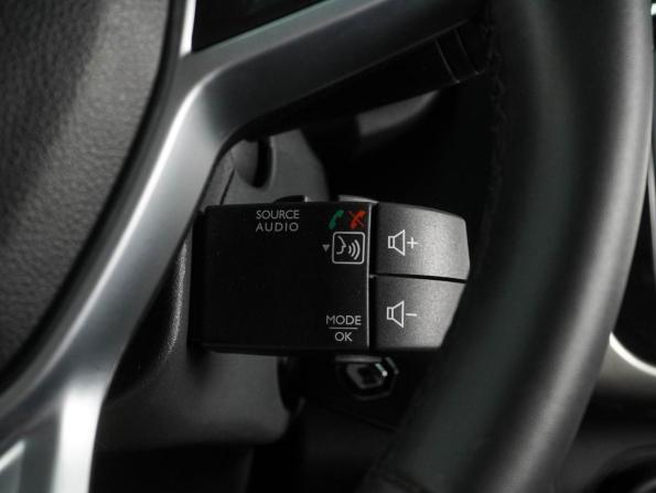 Renault Logan II Рестайлинг с пробегом 2022 года, цена 1 549 000 рублей, 21956 км, седан, Автокод Объявления