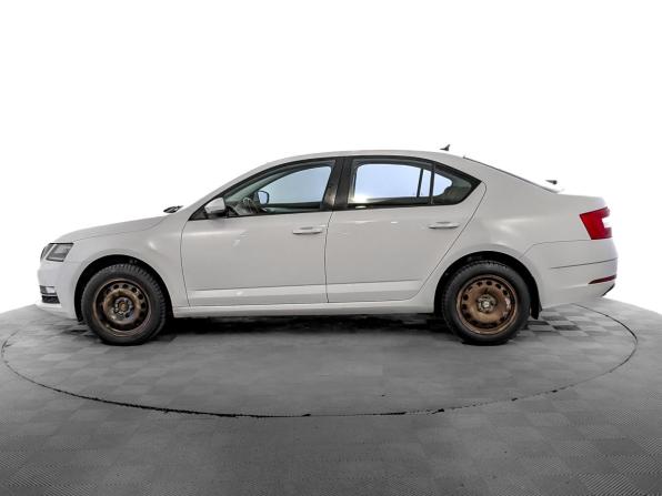 Skoda Octavia III (A7) Рестайлинг с пробегом 2020 года, цена 1 805 000 рублей, 118839 км, лифтбек, Автокод Объявления