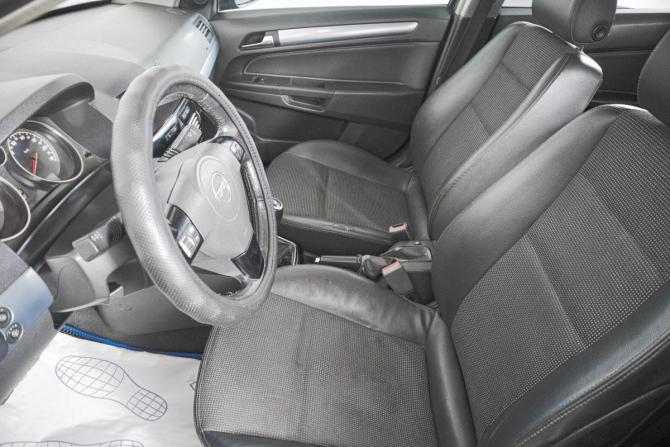 Opel Astra H Рестайлинг с пробегом 2008 года, цена 749 000 рублей, 256000 км, седан, Автокод Объявления