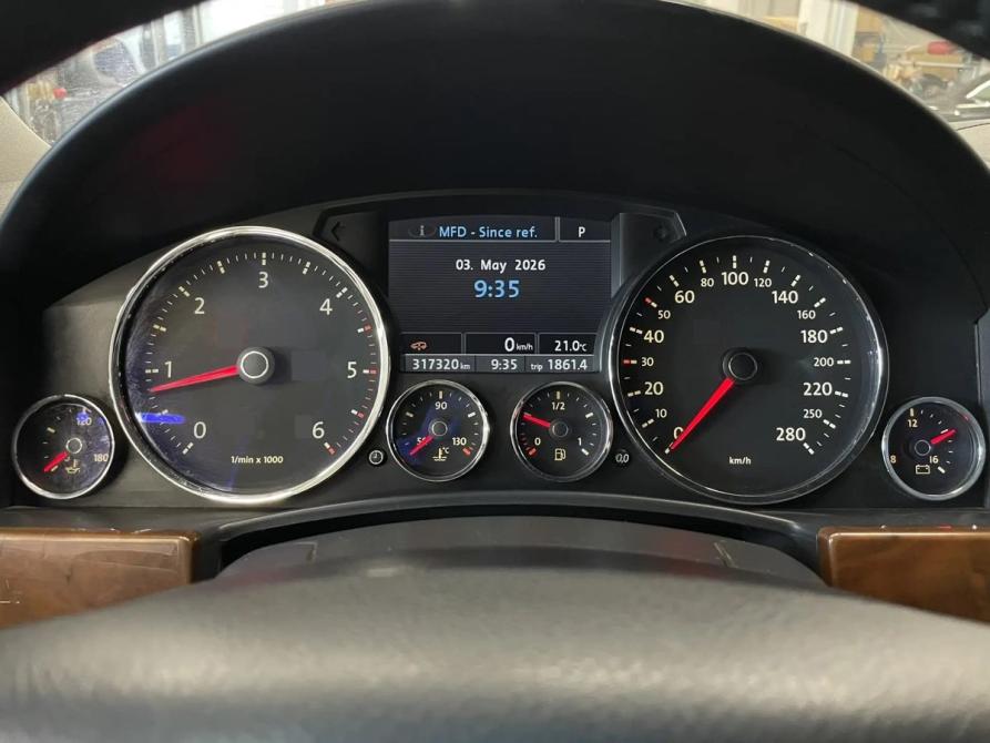 Volkswagen Touareg I Рестайлинг Москва  - изображение 15