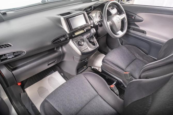 Toyota Wish II с пробегом 2012 года, цена 1 299 000 рублей, 178000 км, минивэн, Автокод Объявления