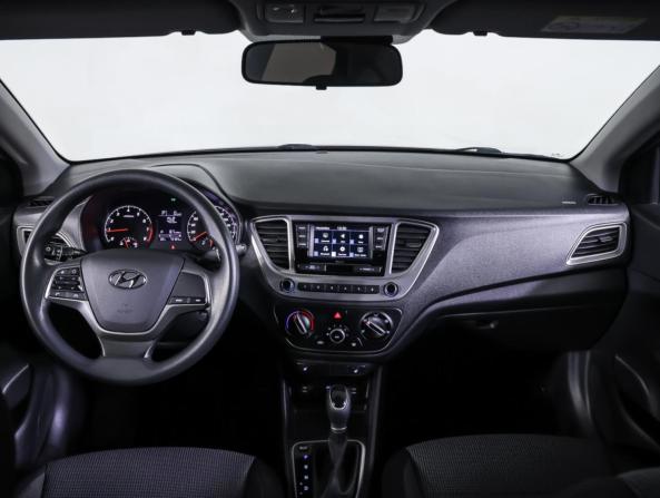 Hyundai Solaris II Рестайлинг с пробегом 2022 года, цена 1 700 000 рублей, 73163 км, седан, Автокод Объявления