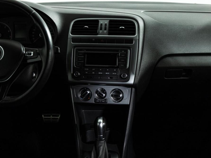 Volkswagen Polo V Рестайлинг Санкт-Петербург  - изображение 15