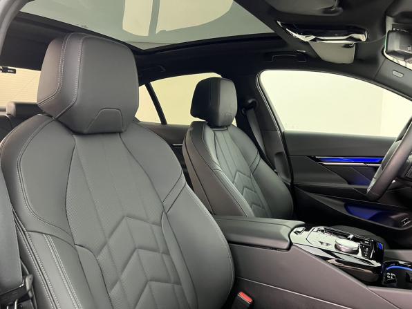 BMW 5 серии VIII (G60/G61/G68) с пробегом 2025 года, цена 6 850 000 рублей, 16281 км, седан, Автокод Объявления