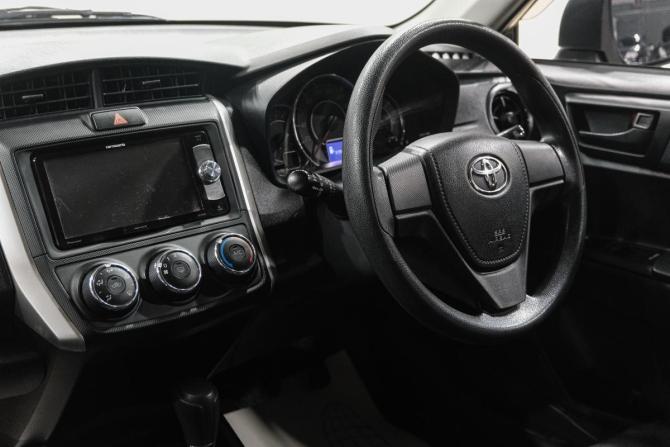 Toyota Corolla XI (E160 E170 E180) с пробегом 2018 года, цена 1 449 000 рублей, 111000 км, универсал, Автокод Объявления