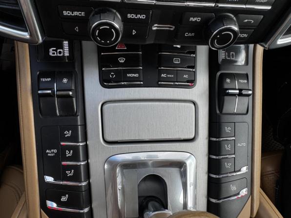 Porsche Cayenne II (958) с пробегом 2010 года, цена 1 920 000 рублей, 367762 км, внедорожник, Автокод Объявления
